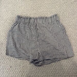 Carly Jean Los Angeles Gingham Shorts. Size M.